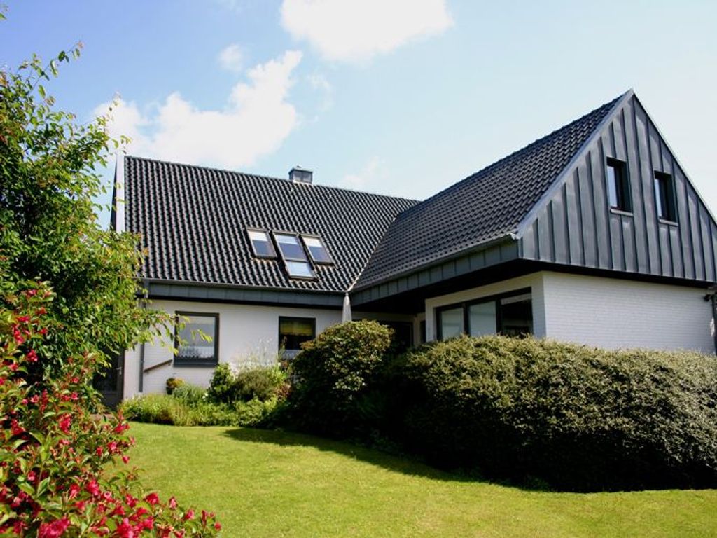 Haus- und Gartenansicht
