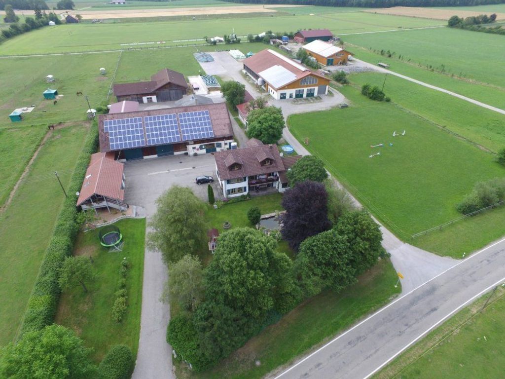 Hof aus der Vogelperspektive