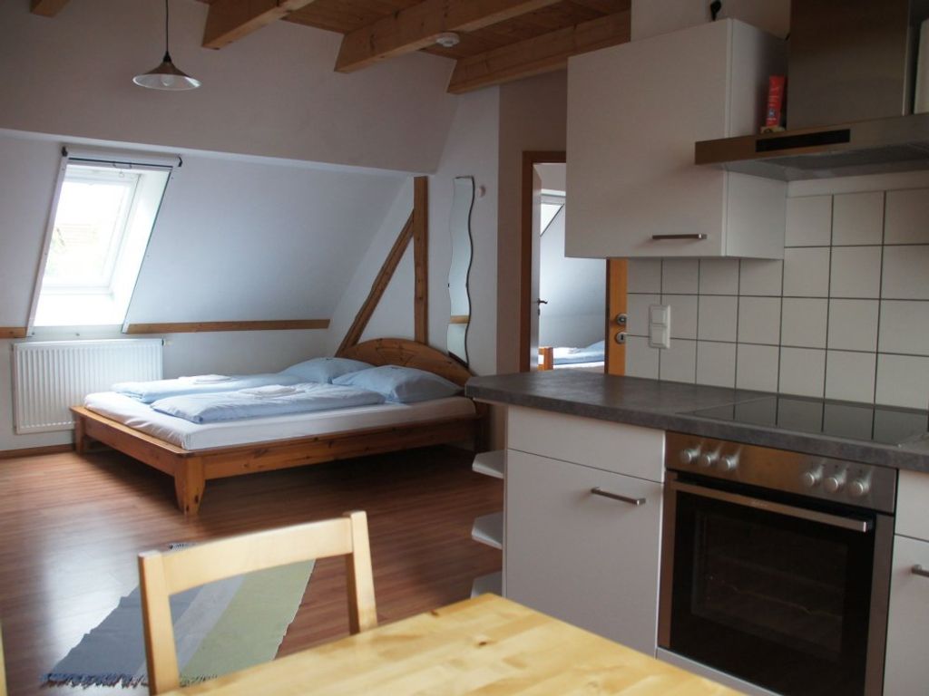 Haus Emil 2. Stock links