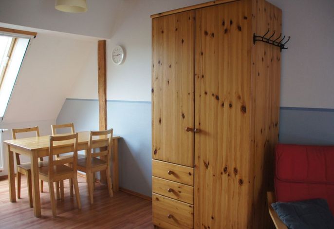 Haus Emil 2.Stock links