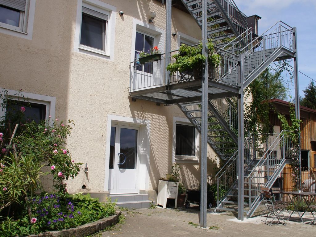 Treppe zum Haus Emil