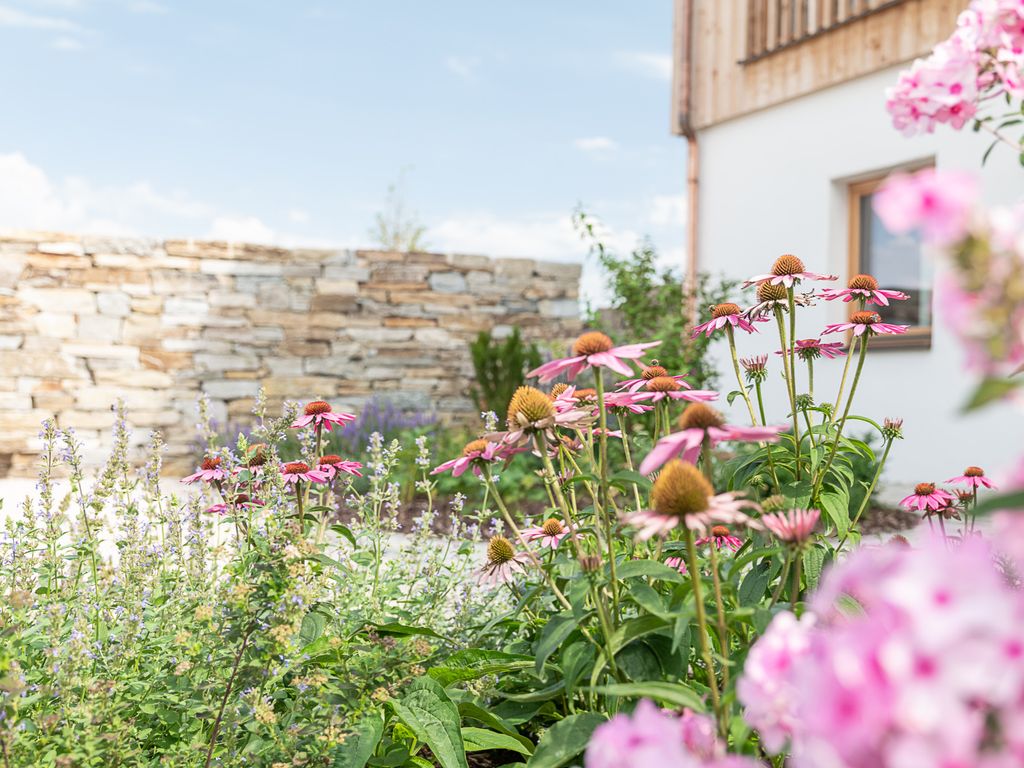 wolfeicherhof-garten-blumen