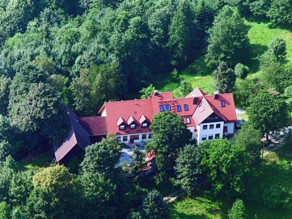 Der Schlossberghof von oben