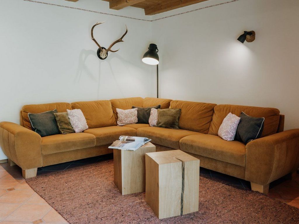 Bussjaegerhof Abendsonnenwiese Couch Ecke