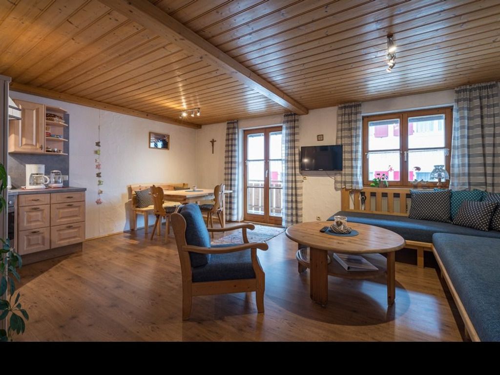 Wohn- und Esszimmer Ferienwohnung 1
