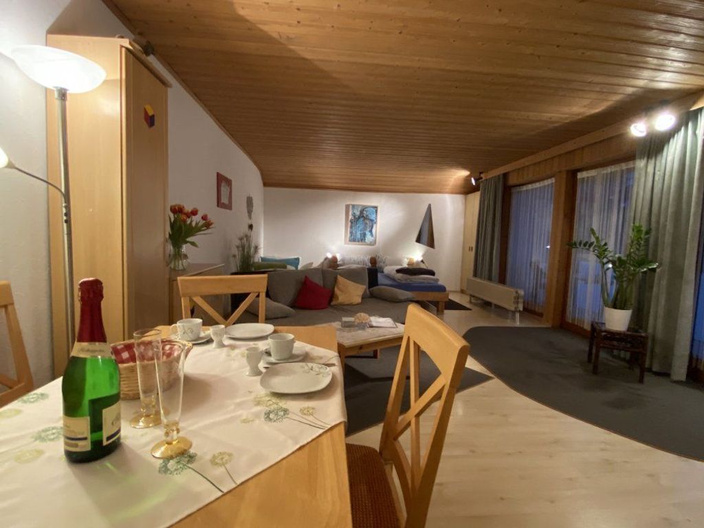 Appartement mit Balkon