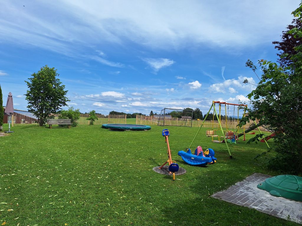 Garten mit Trampolin