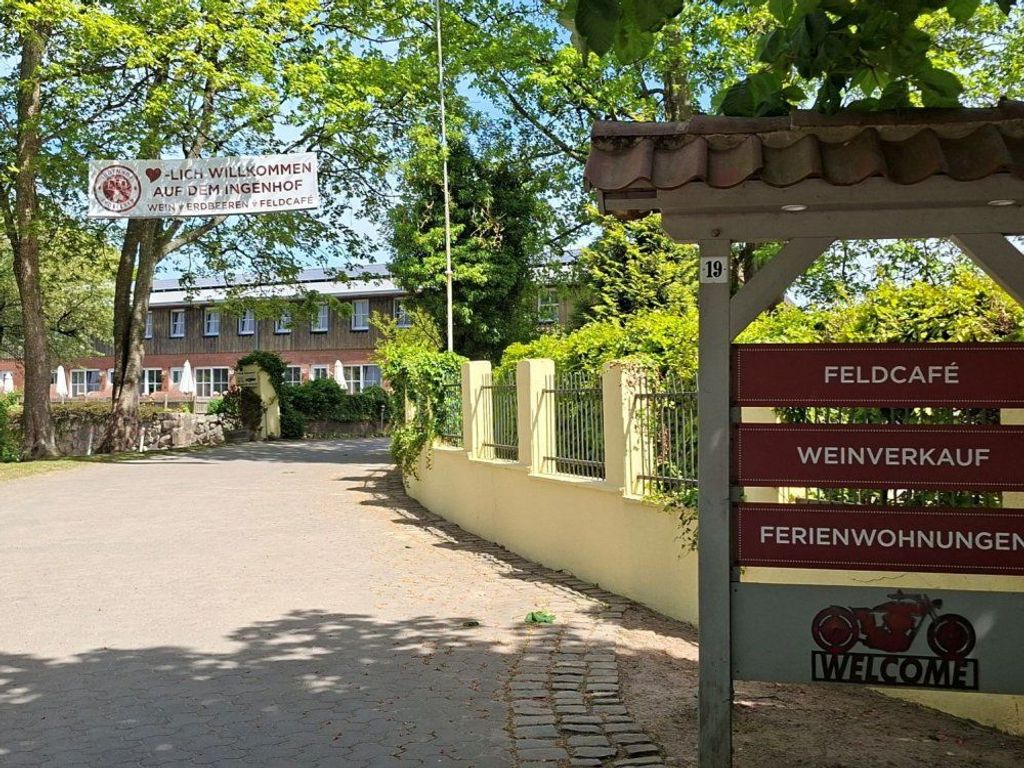 Einfahrt zum Ingenhof