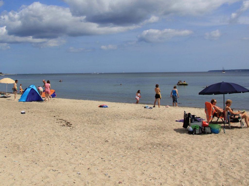 Viel Platz am Badestrand