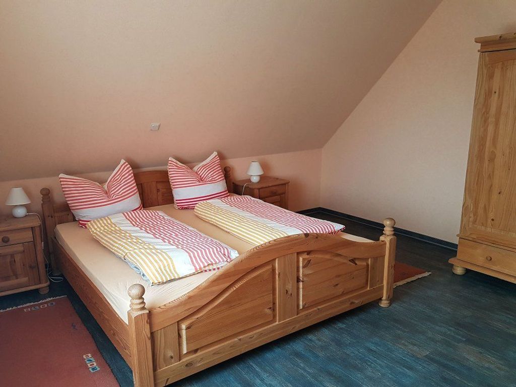 Ferienwohnung im Dachgeschoss: Schlafzimmer 1