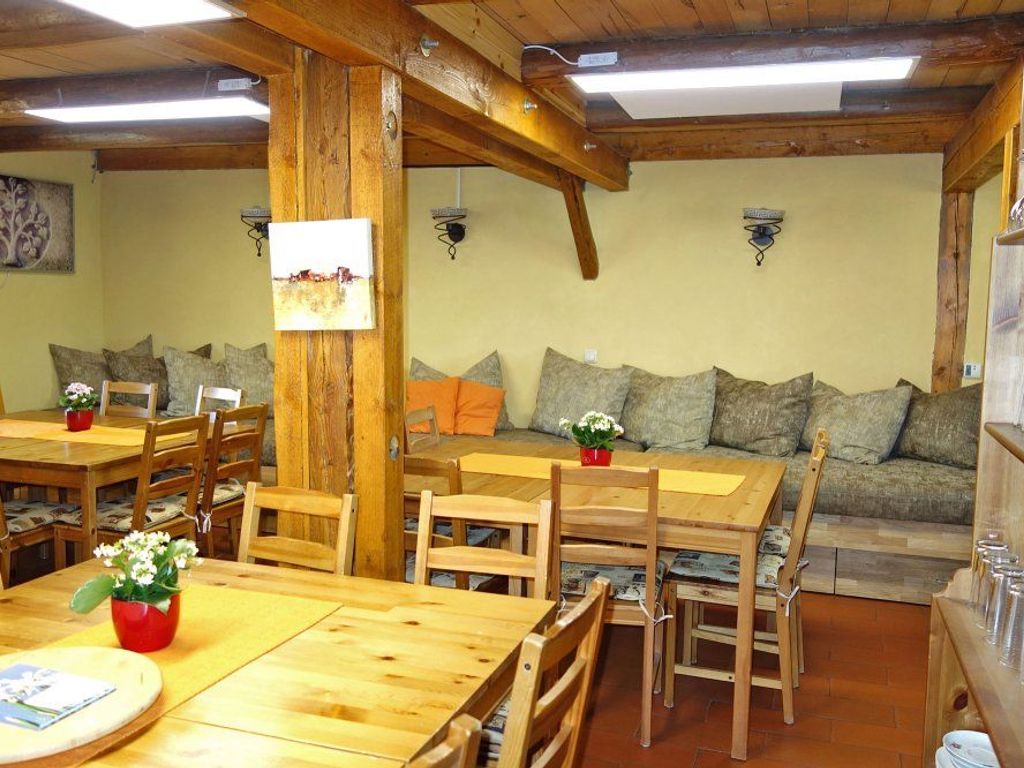Ferienwohnung 2: Wohn- und Essbereich