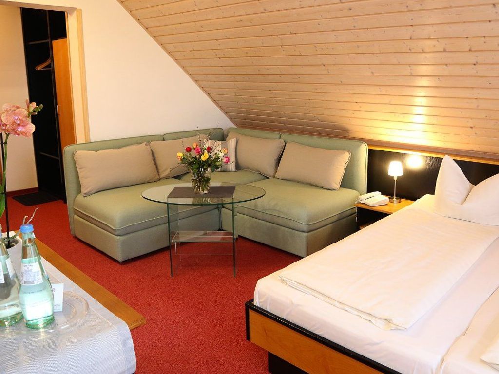 Fewo Weitblick im Landhotel: Wohn-Schlafbereich