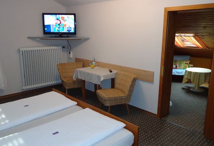 Familienzimmer / Nr.  8 / 38 qm