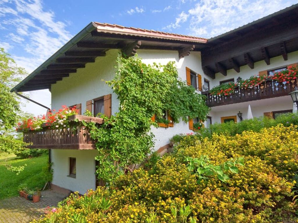 Pension mit Garten 3
