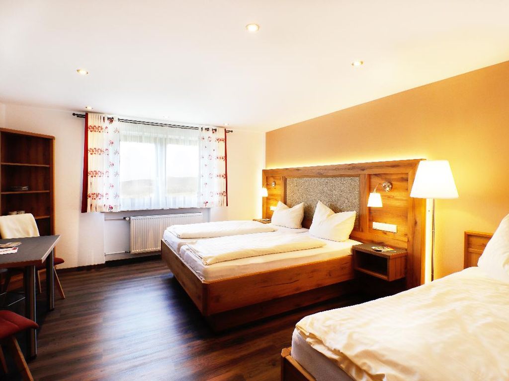 Dreibettzimmer