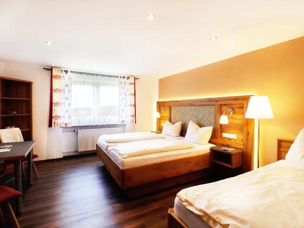 Dreibettzimmer