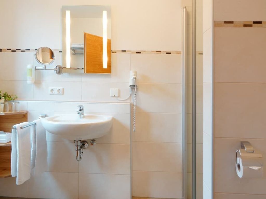 modernes Badezimmer