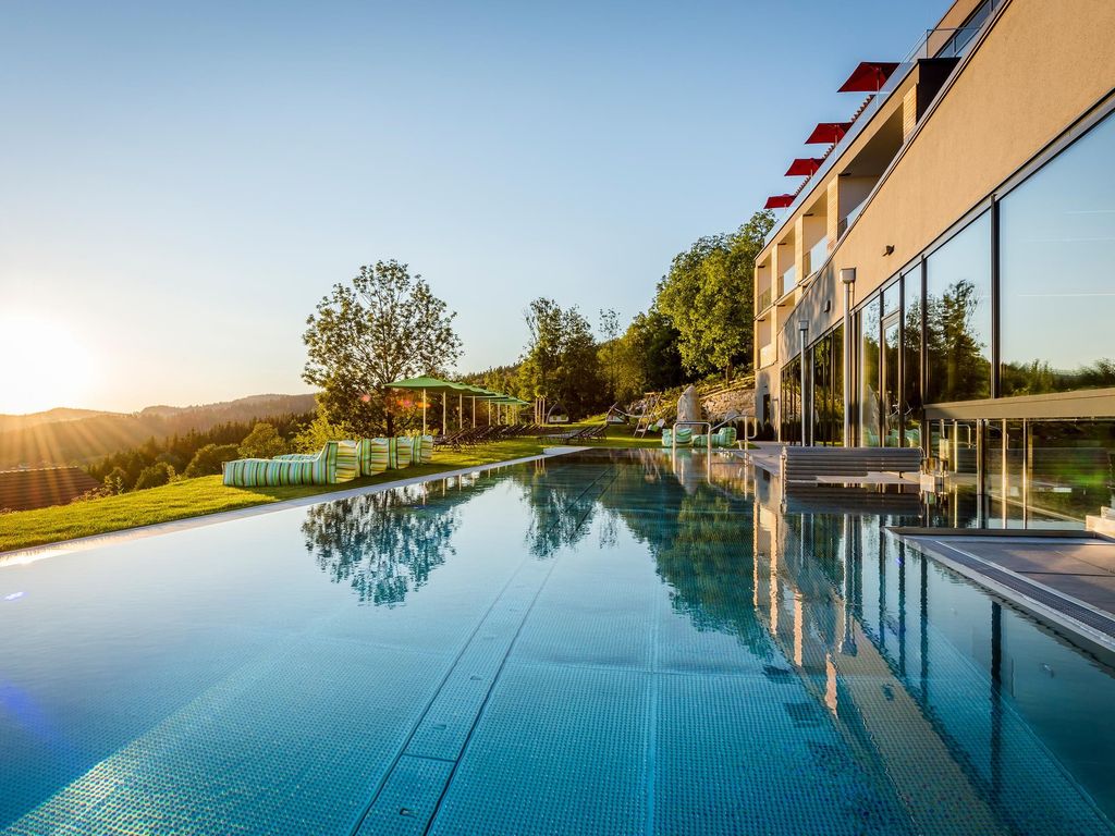 Infinity-Pool