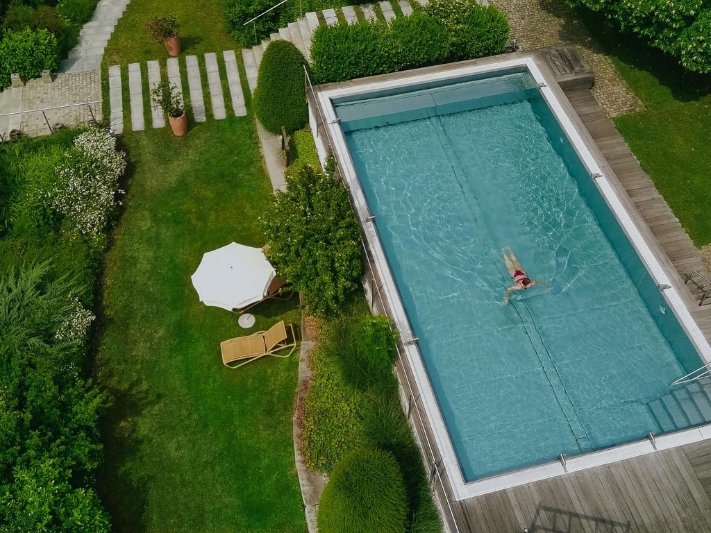 Pool im Hotelgarten
