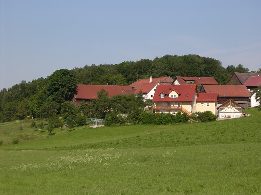 Ortsrandlage, Waldnä
