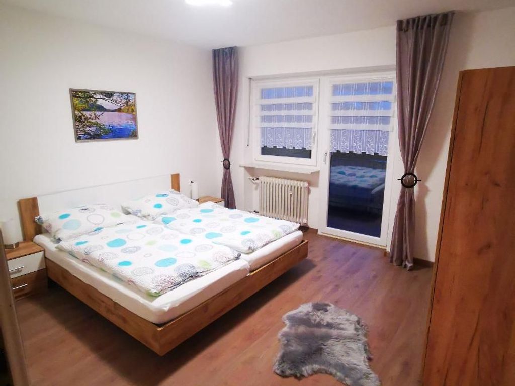 W1 Schlafzimmer 1