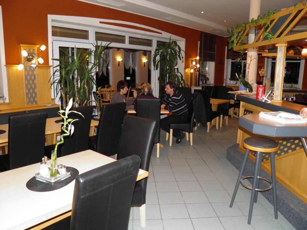 Restaurant / Bar