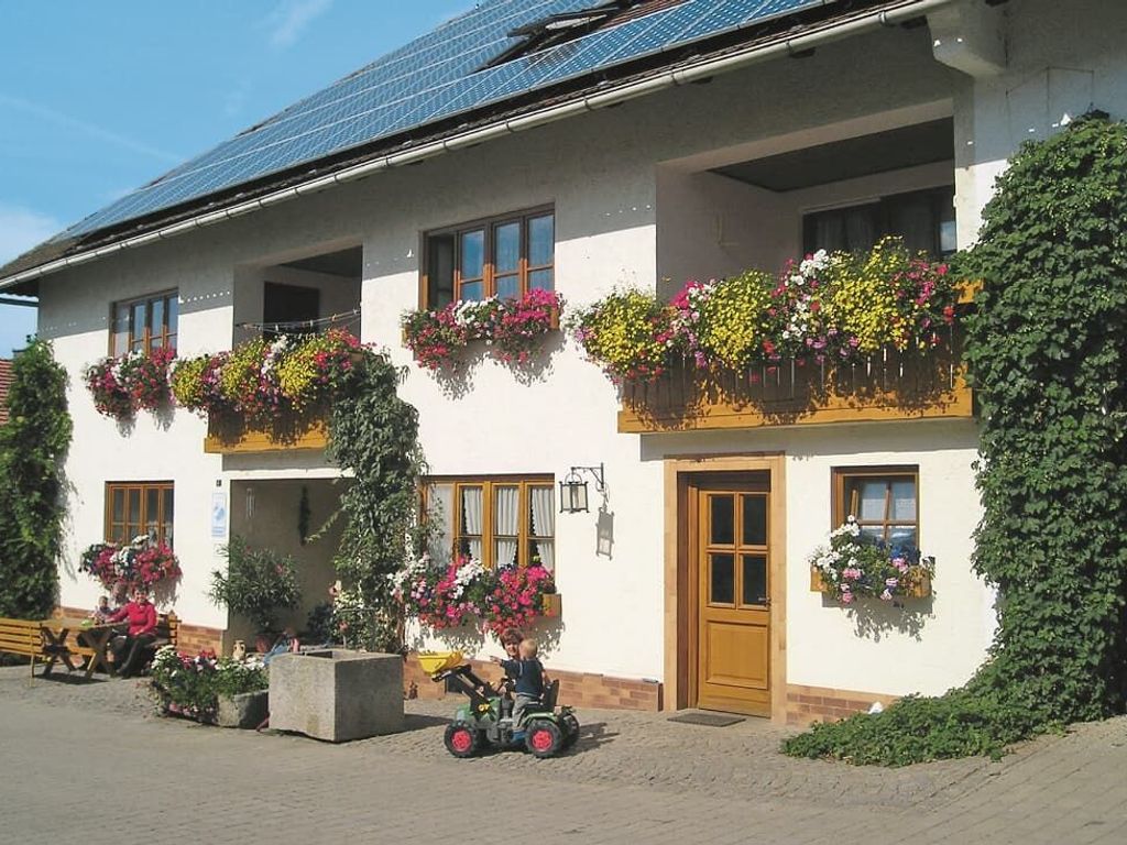 Wohnhaus mit 2 Ferienwohnungen