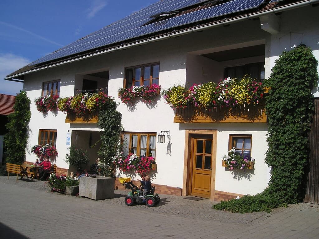 Wohnhaus mit 2 Ferienwohnungen