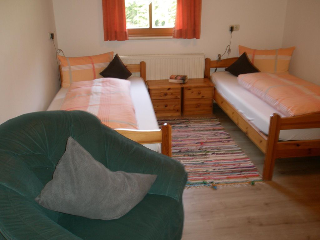 Schlafzimmer 2