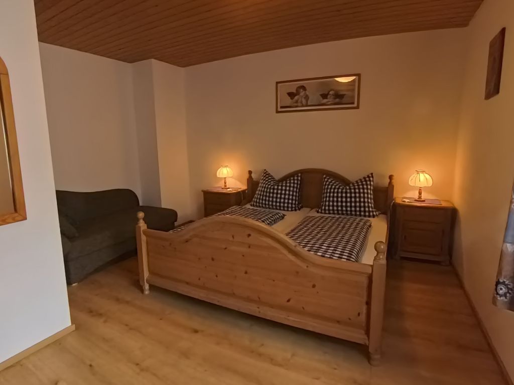 Schlafzimmer 2