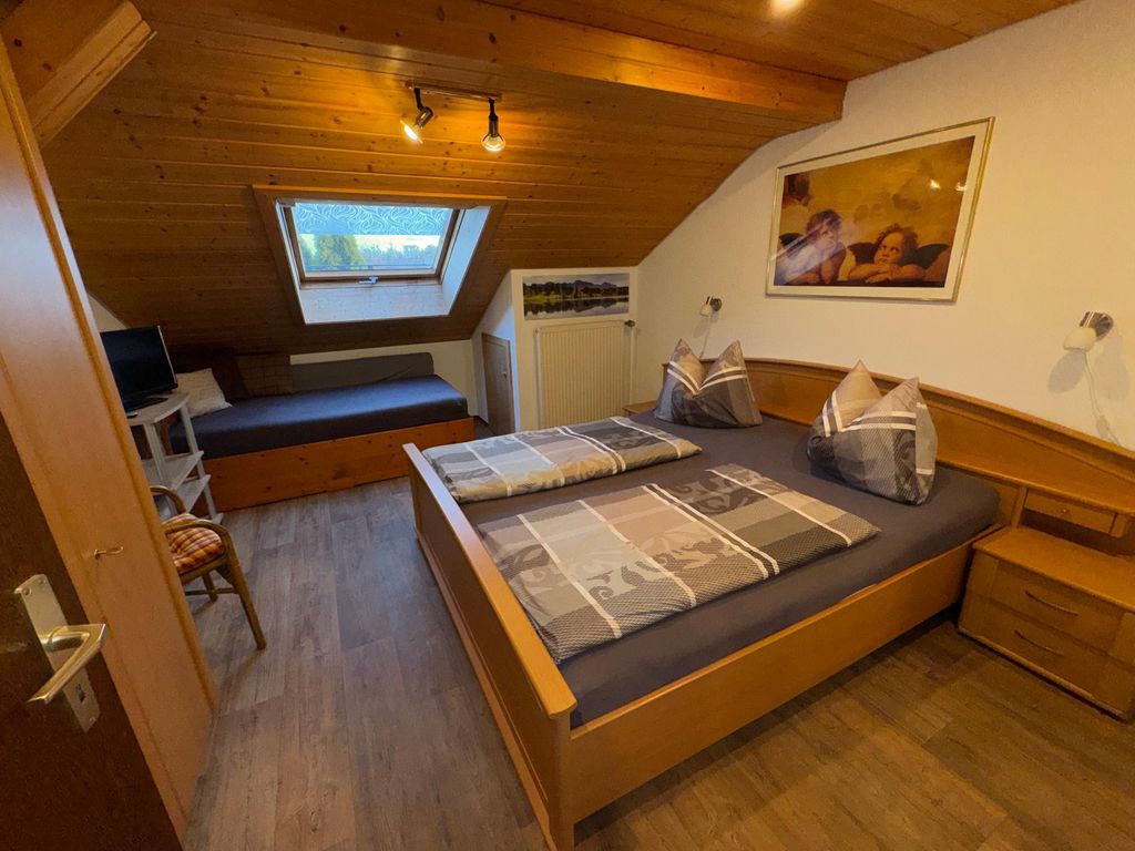 Dreibettzimmer