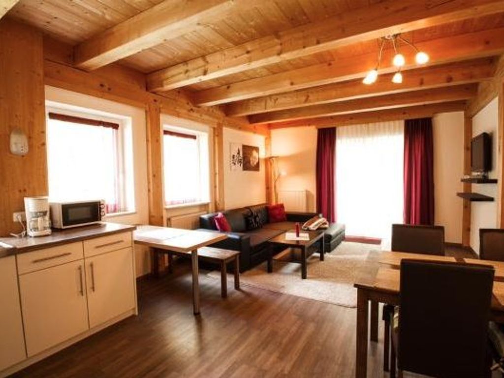 Wohnzimmer mit Küche