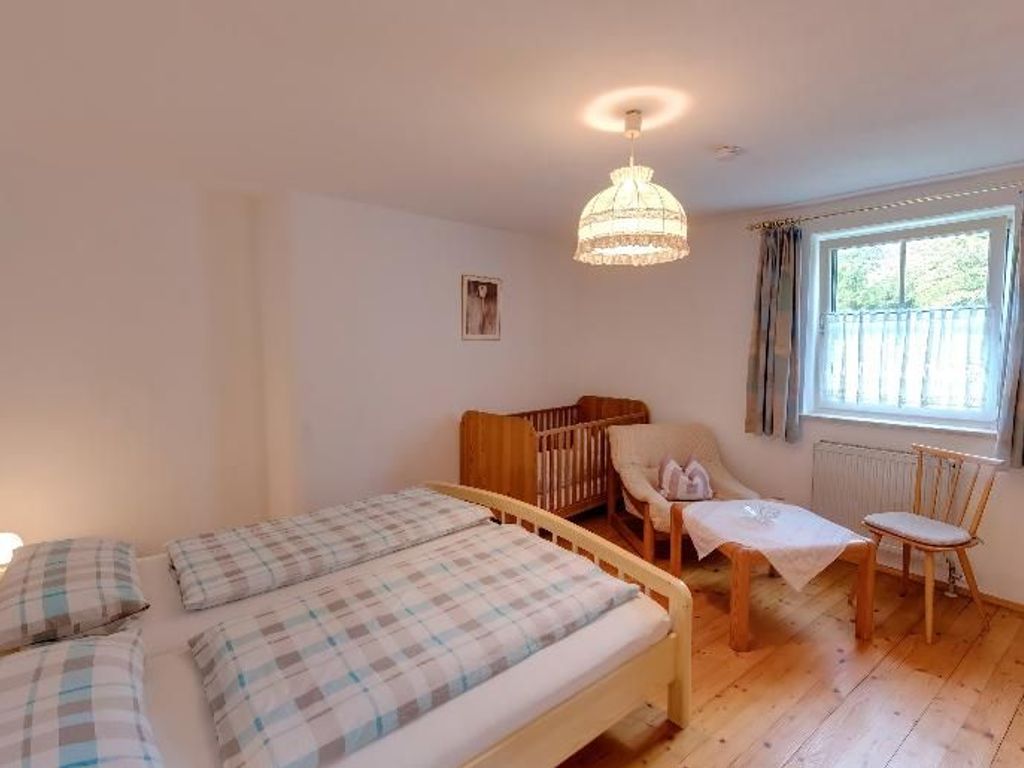 Schlafzimmer 1