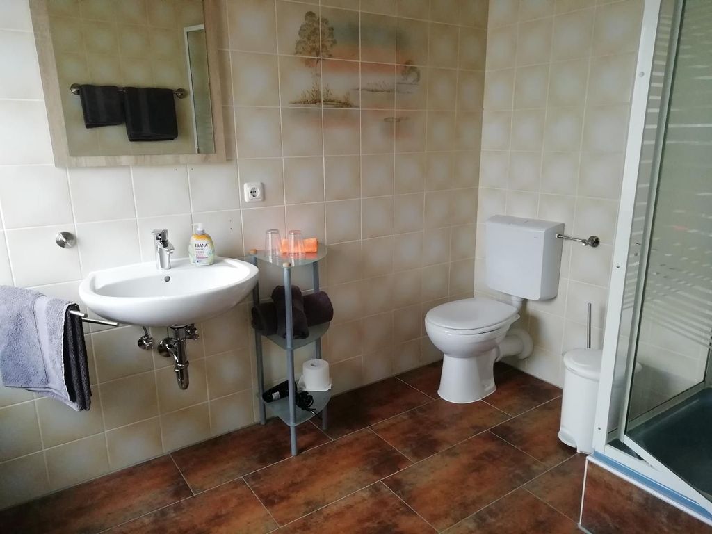 Bad Zimmer 2