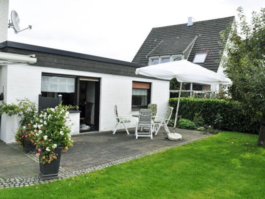 Aussenansicht mit Terrasse