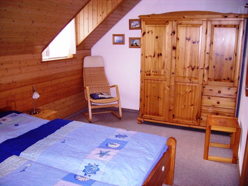 Schlafzimmer mit Doppelbett