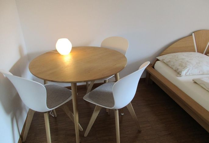 Einzimmer-Appartement (30 qm) mit überdachtem Südbalkon