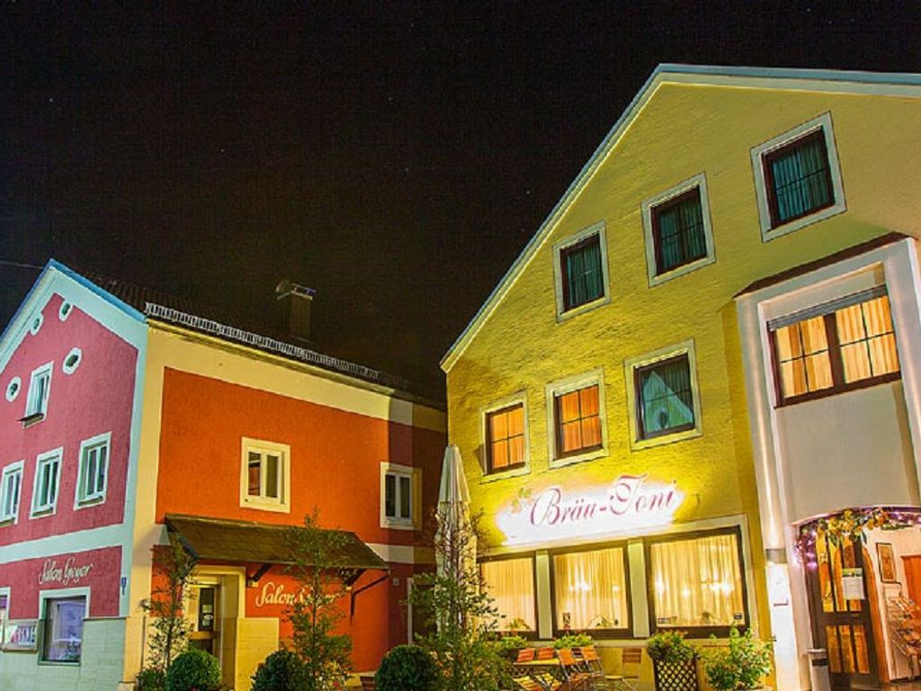Hotel-Gasthof " Zum Bräu-Toni "