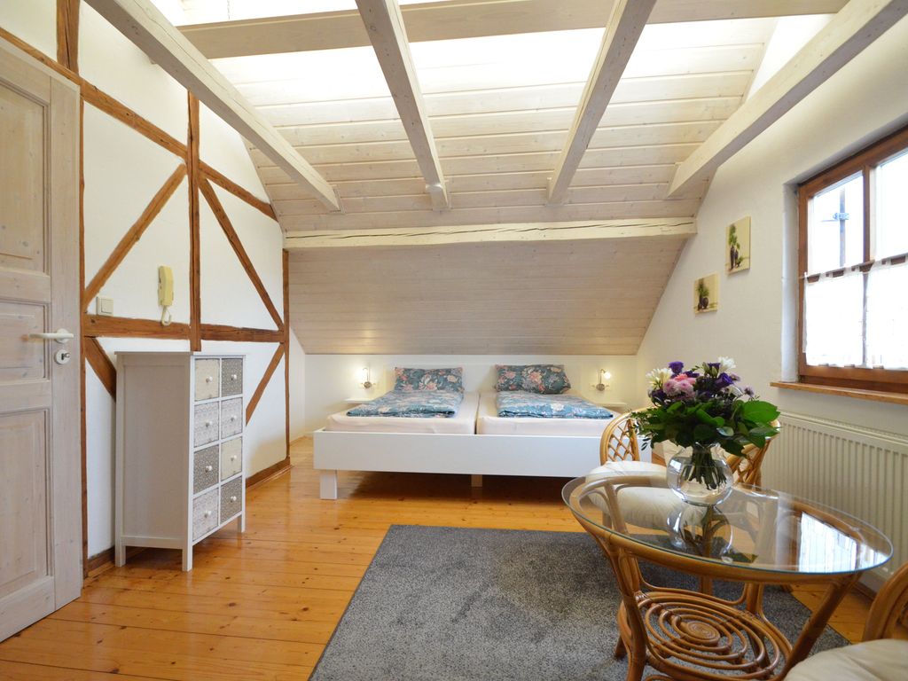 gemütliches 2 Meter Bett
