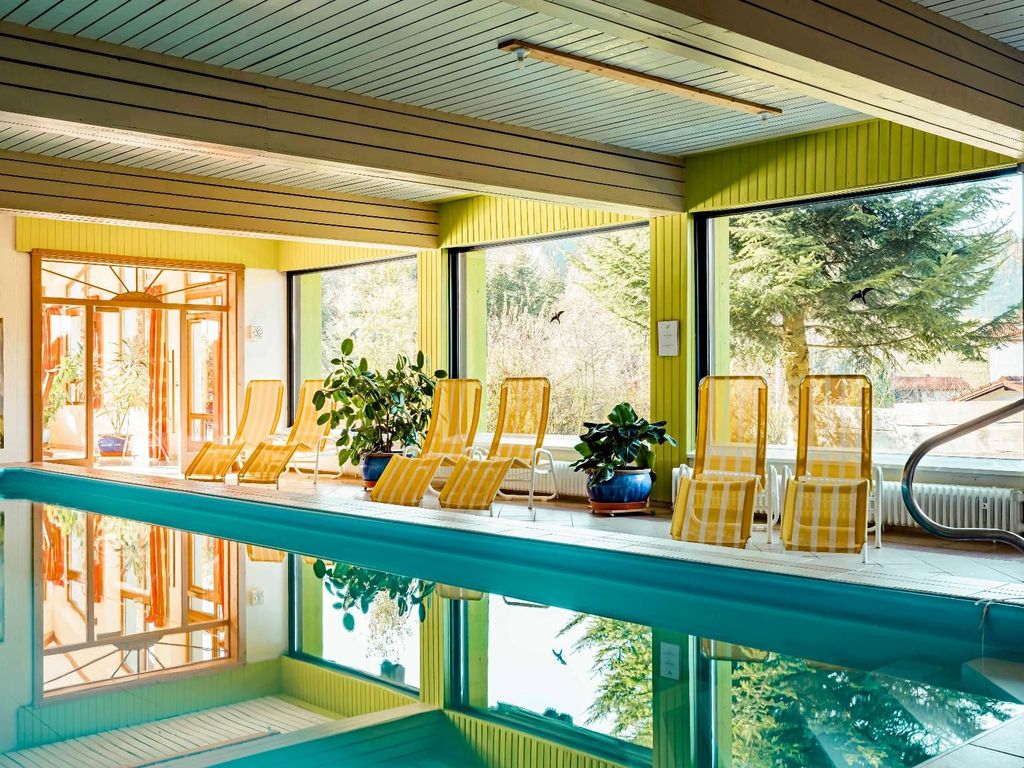 Hallenbad1