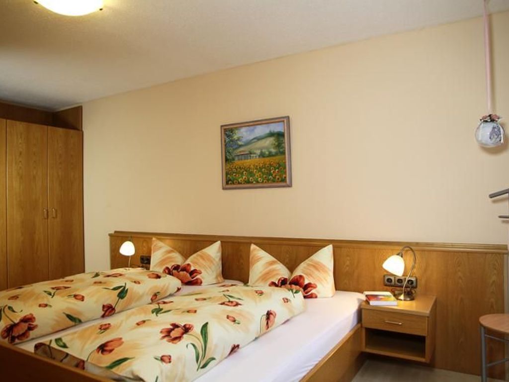 12 Schlafzimmer