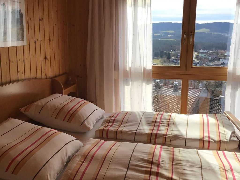 Schlafzimmer 1