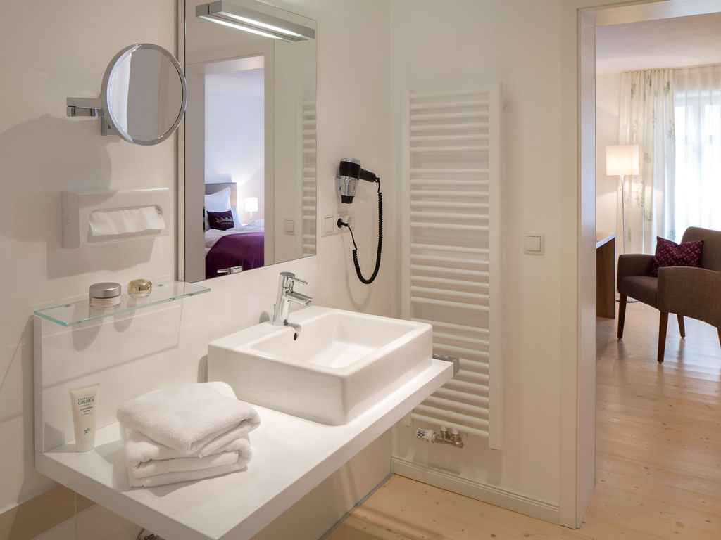 2 Raum Apartment mit Küche - Bad