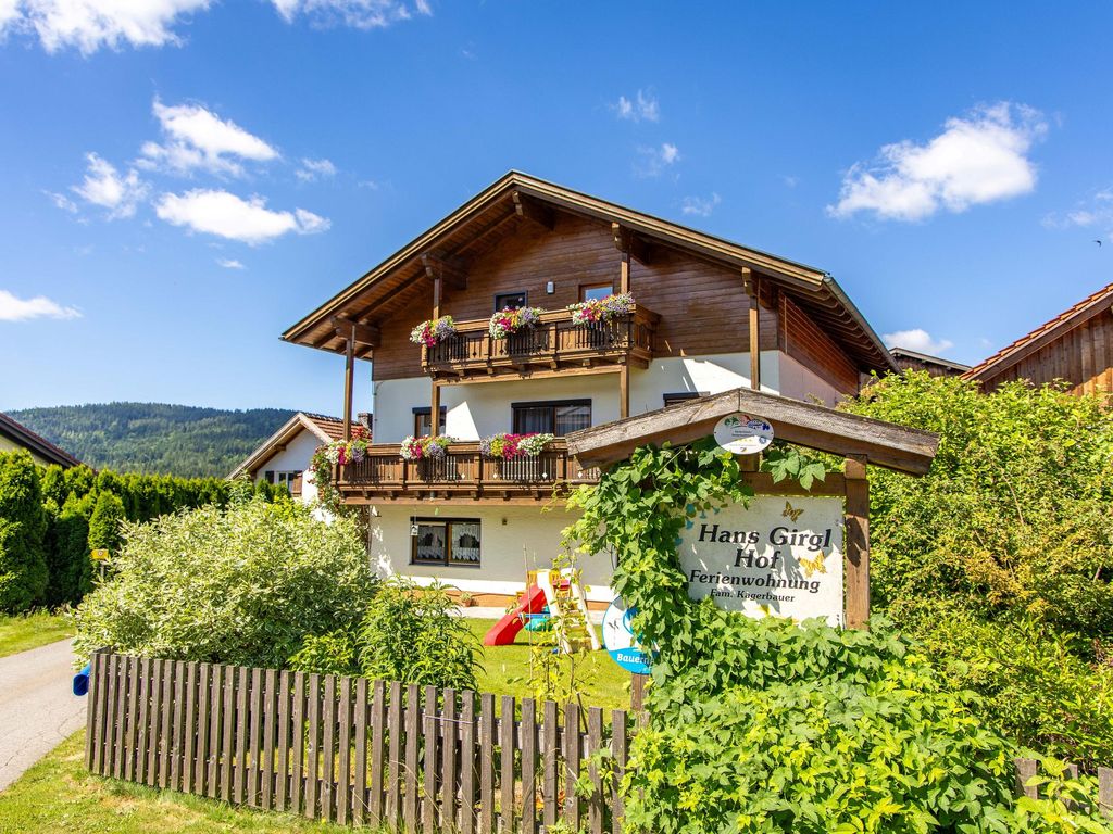 Hans-Girgl-Hof