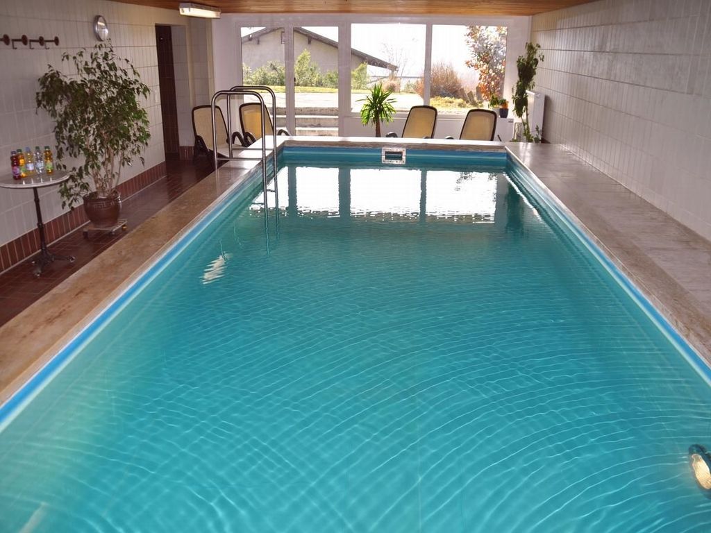 Hallenbad im Haus