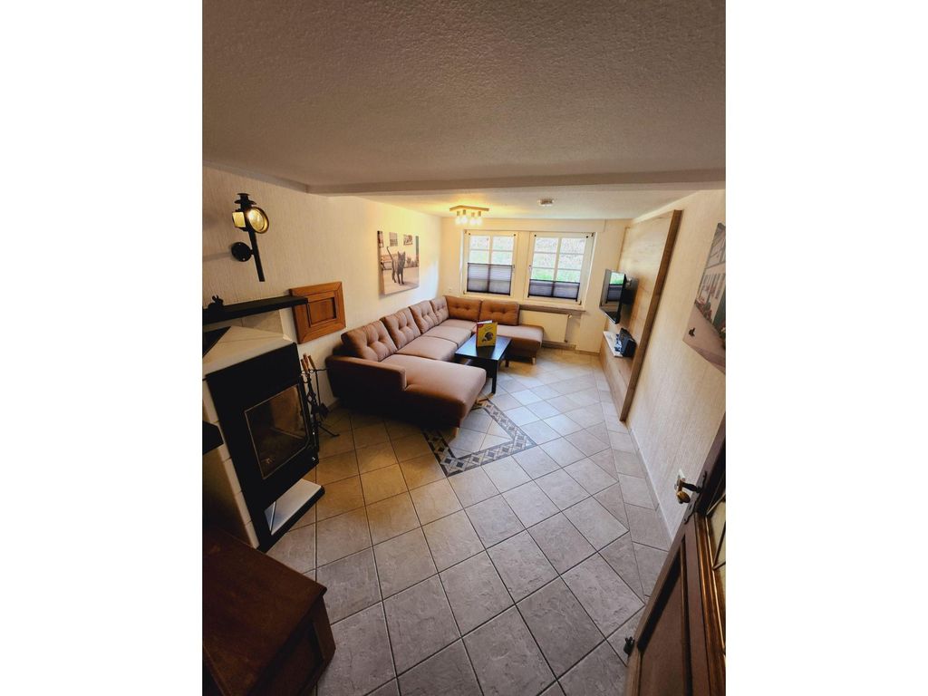 Photo, INSIDE, OUTSIDE