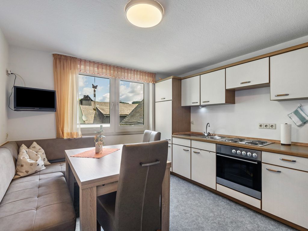 KITCHEN, INSIDE