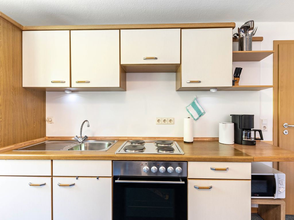 KITCHEN, INSIDE