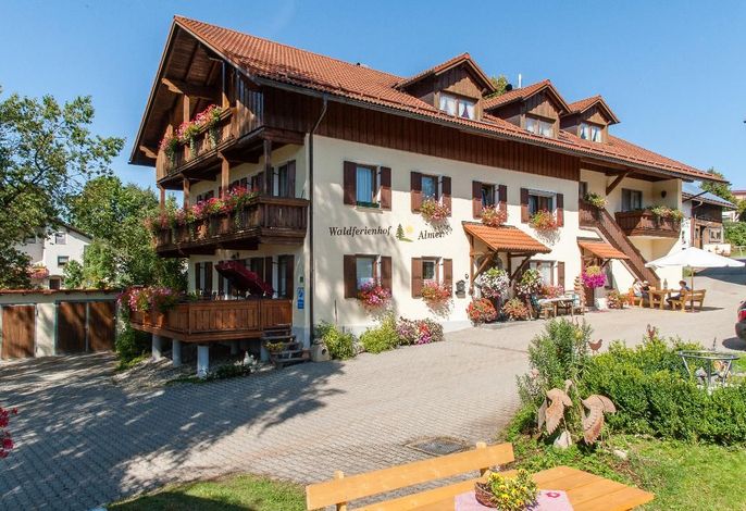 Almerhof - Waldferienhof Almer