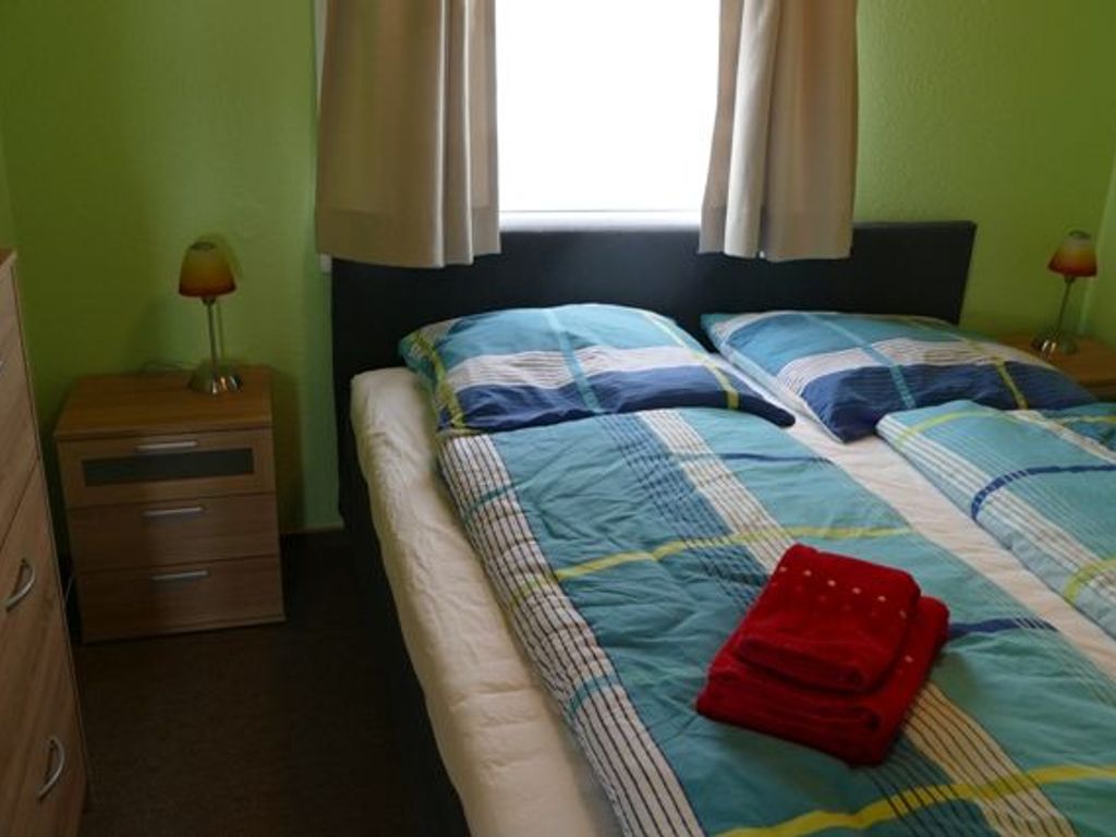 Schlafzimmer 1.jpg